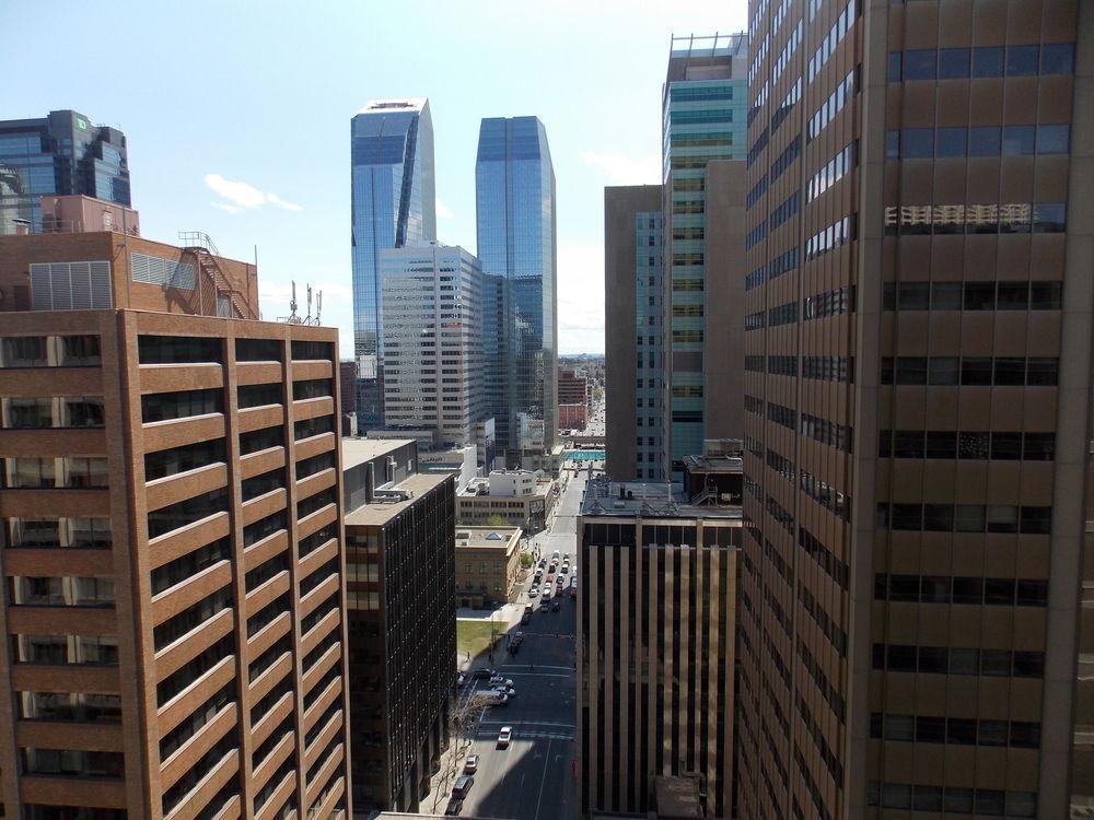 5 Calgary Downtown Hotel Exterior photo